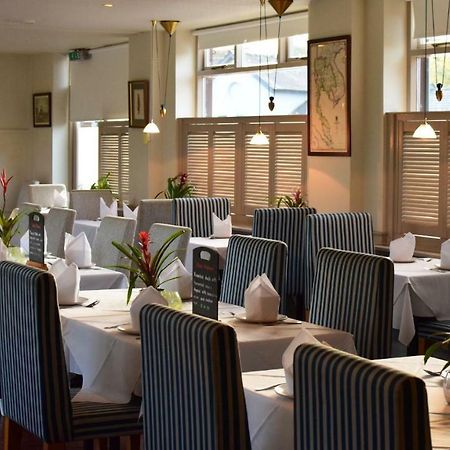 Bed and Breakfast The Kings Arms Уилмслоу Экстерьер фото