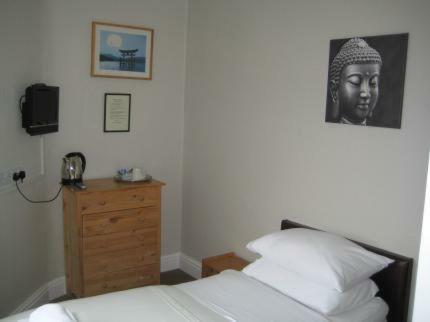 Bed and Breakfast The Kings Arms Уилмслоу Экстерьер фото